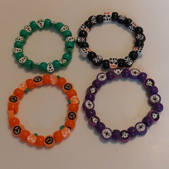 Bundle Lot of 4 Bracelets Assorted Sizes Stackable Halloween Themed - Picture 1 of 11